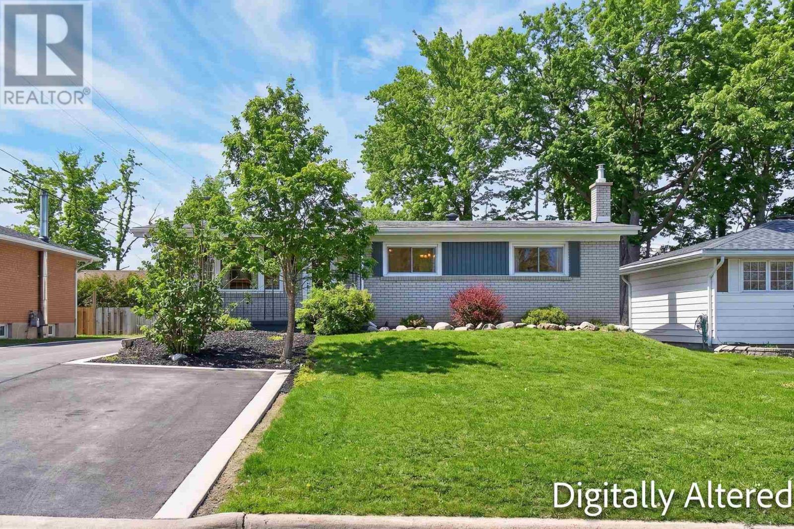 15 Pinemore Blvd, Sault Ste. Marie, Ontario  P6B 4E4 - Photo 3 - SM261045