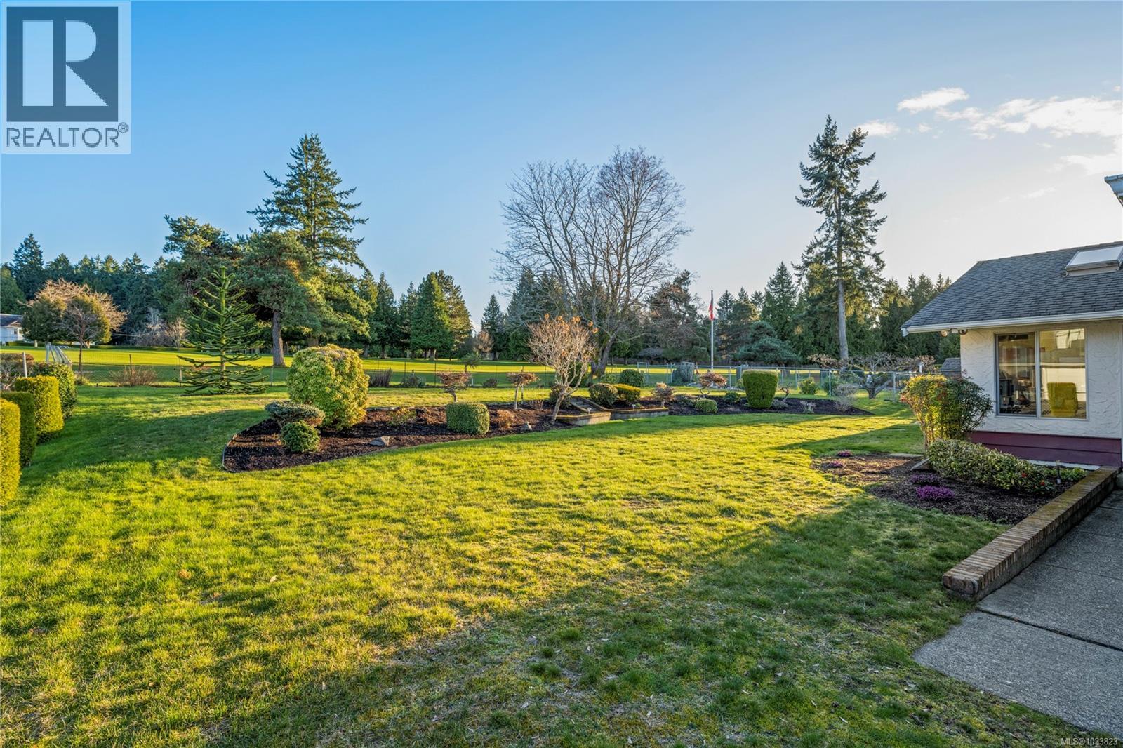 260 Elizabeth Ave, Qualicum Beach, British Columbia  V9K 1G8 - Photo 20 - 1033823