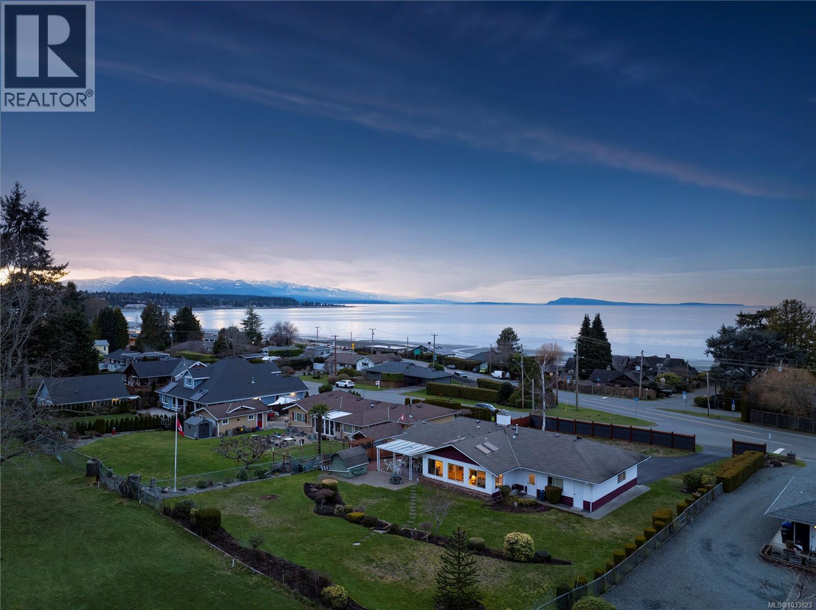 260 Elizabeth Ave, Qualicum Beach, British Columbia  V9K 1G8 - Photo 1 - 1033823