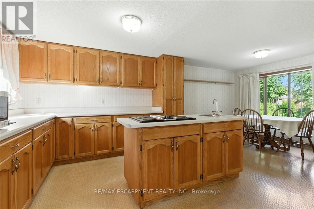 18 Jasper Drive, Hamilton, Ontario L8G 2S7 - Photo 6 - X13149574