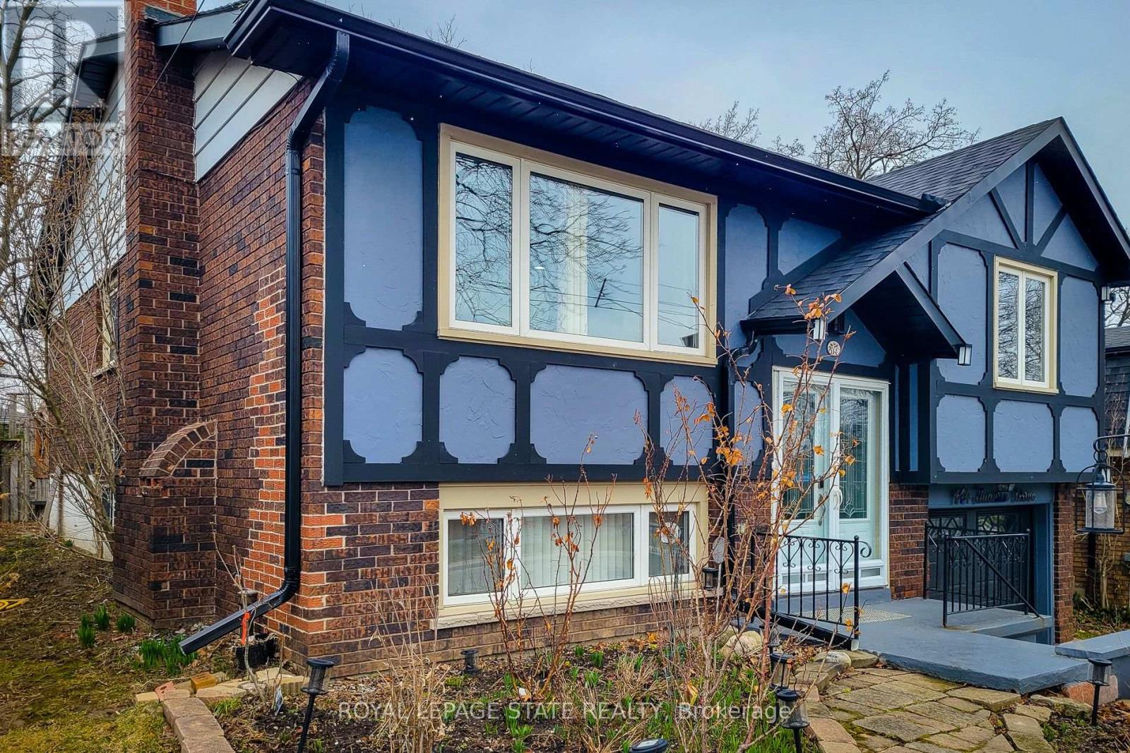 114 Juanita Drive, Hamilton, Ontario  L9C 2G3 - Photo 4 - X13149638