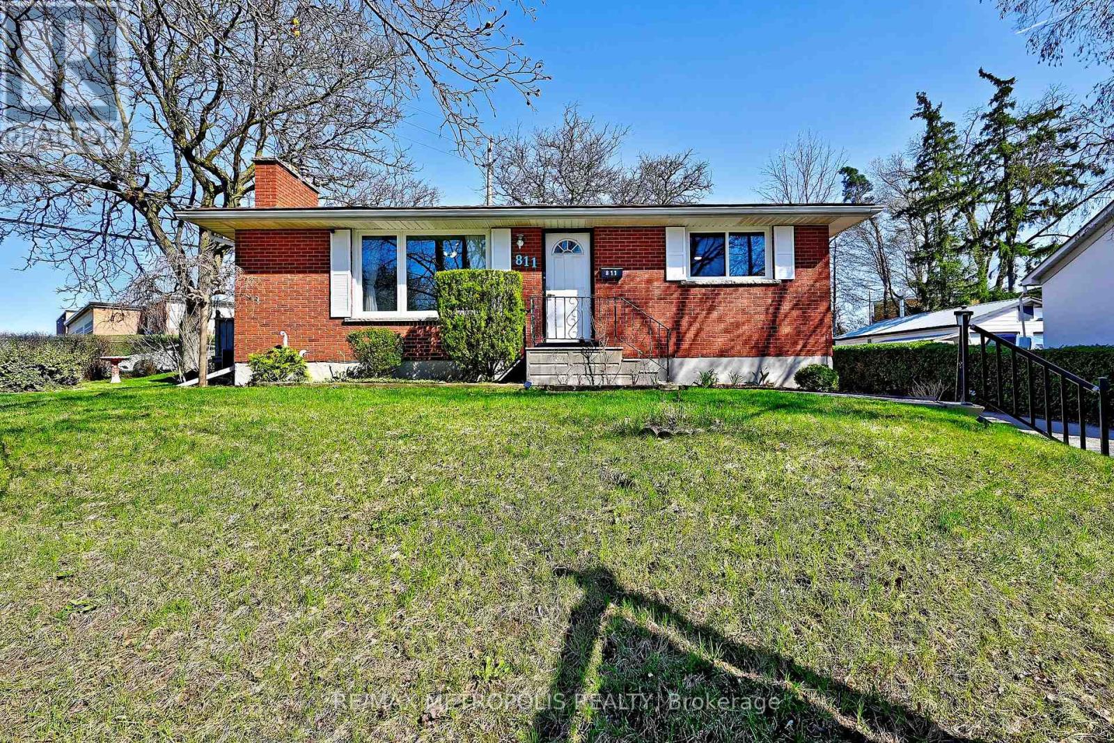 811 Dolph Street N, Cambridge, Ontario  N3H 2B6 - Photo 3 - X13149716