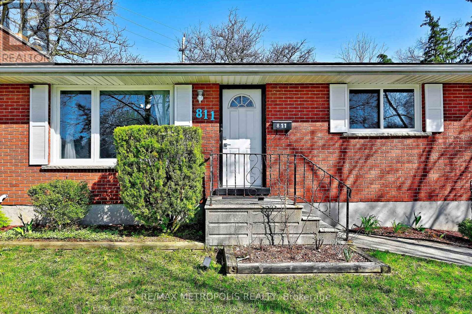 811 Dolph Street N, Cambridge, Ontario  N3H 2B6 - Photo 4 - X13149716