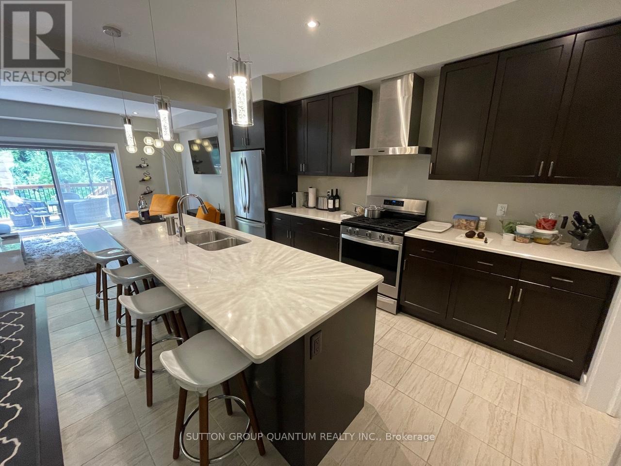 912 Robert Ferrie Drive, Kitchener, Ontario N2R 1P2 - Photo 5 - X13149810