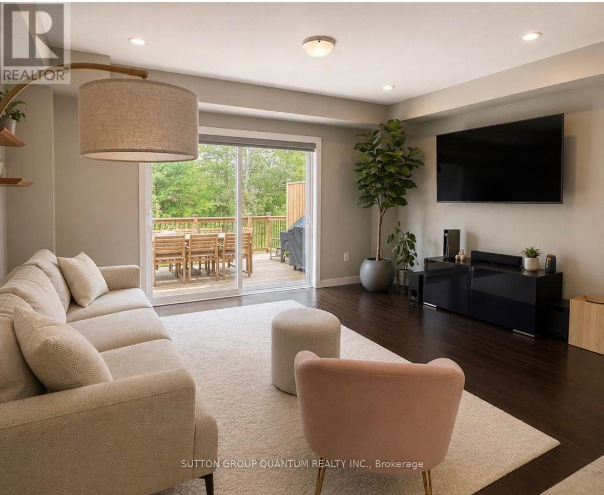 912 Robert Ferrie Drive, Kitchener, Ontario N2R 1P2 - Photo 8 - X13149810