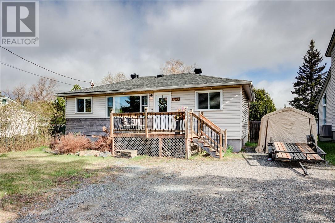 1700 Richard Street, Val Caron, Ontario  P3N 1H2 - Photo 2 - 2127850