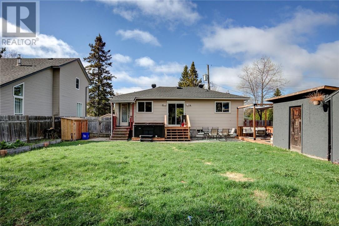 1700 Richard Street, Val Caron, Ontario  P3N 1H2 - Photo 22 - 2127850