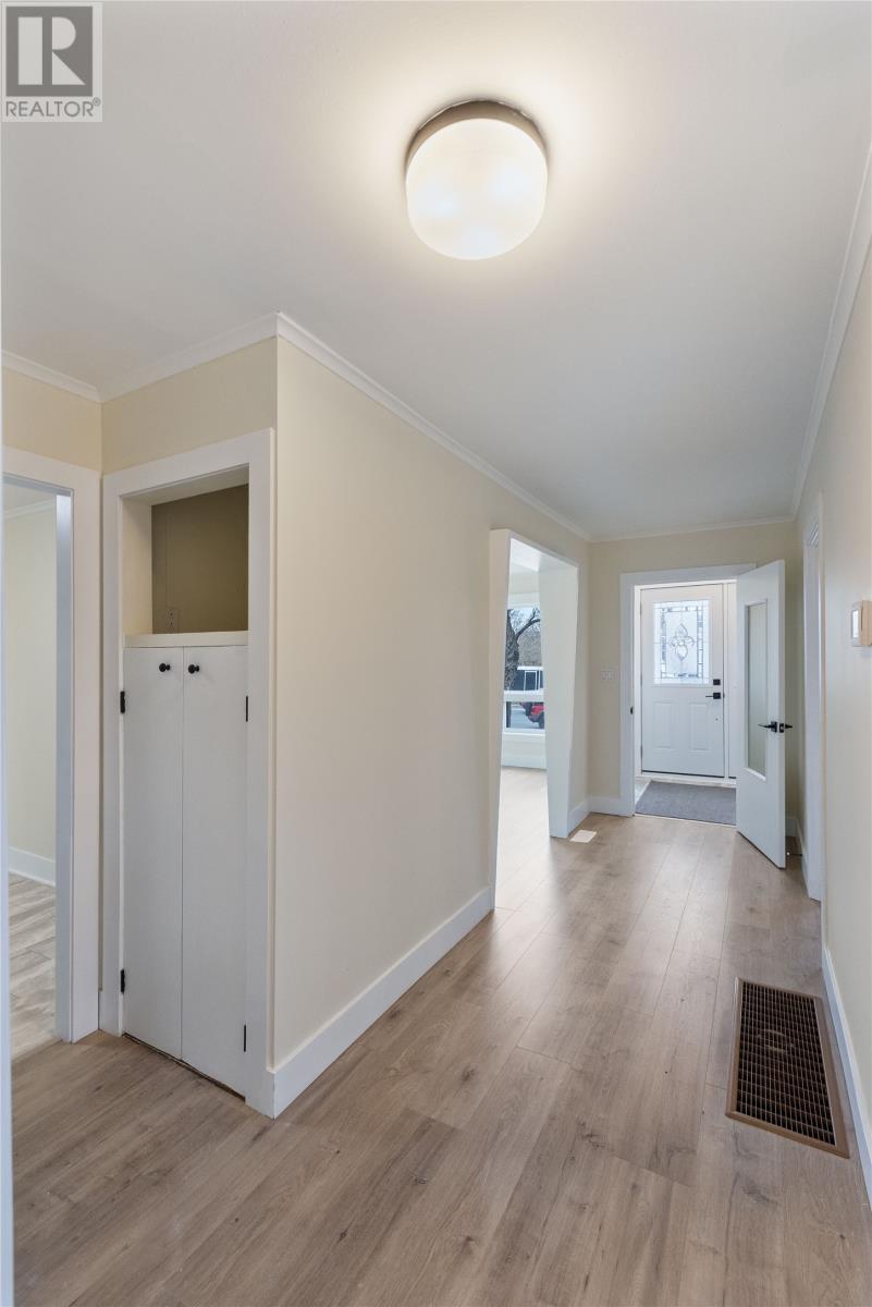 5 Ruth Avenue, Mount Pearl, Newfoundland & Labrador  A1N 1H2 - Photo 4 - 1297258