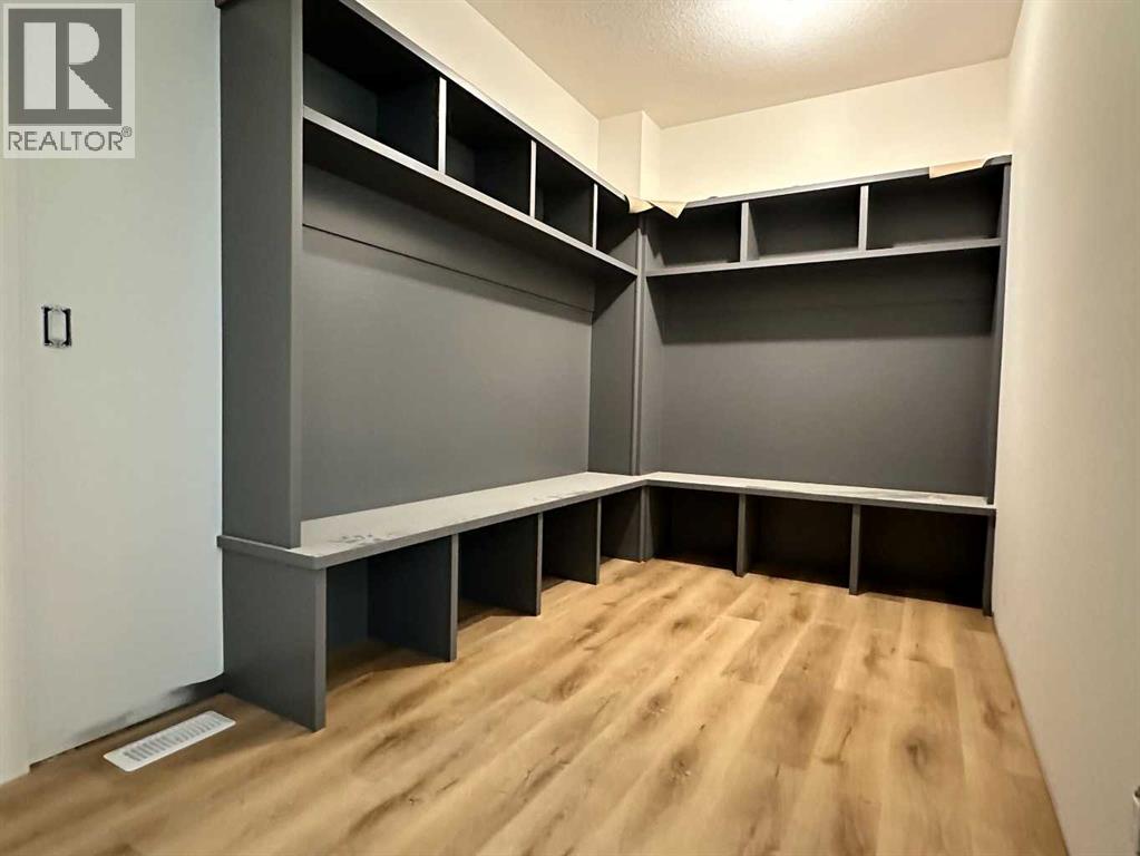 460 Discovery Place SW, Calgary, Alberta  T3H 6A2 - Photo 18 - A2300011