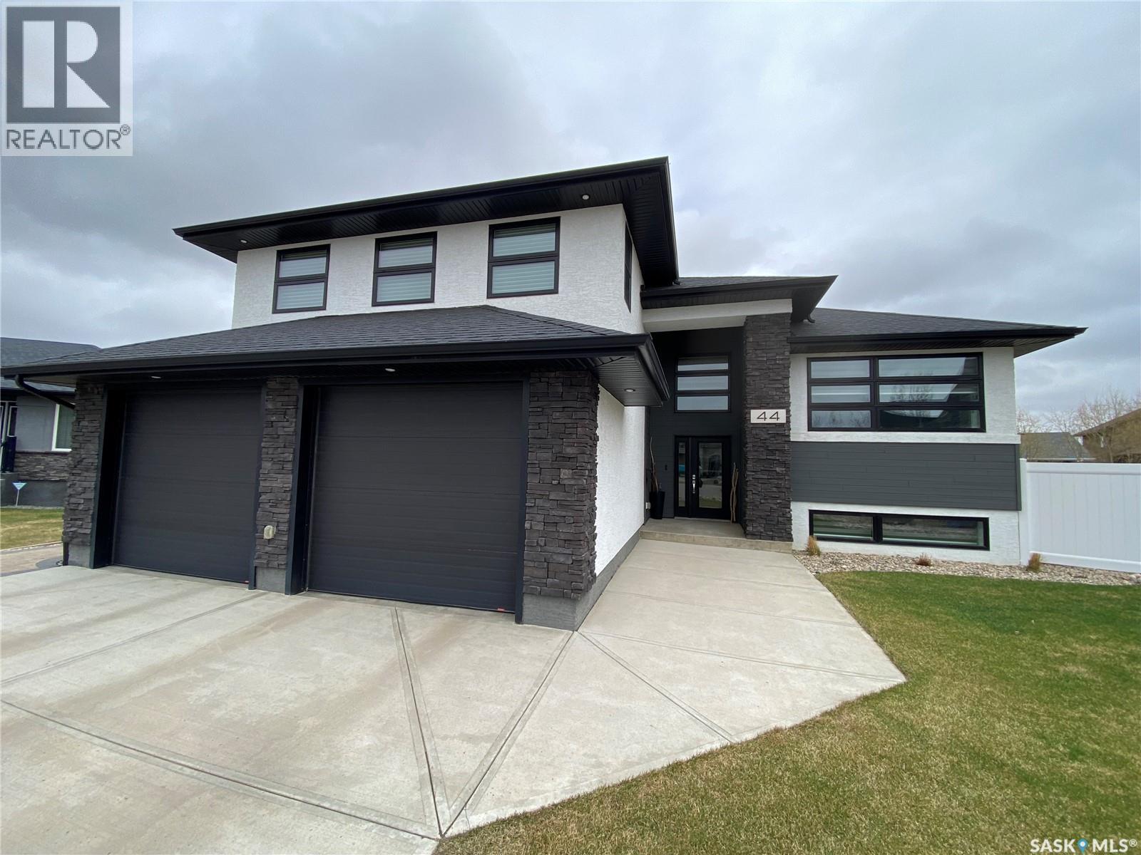 44 Stillwater BAY, Yorkton, Saskatchewan