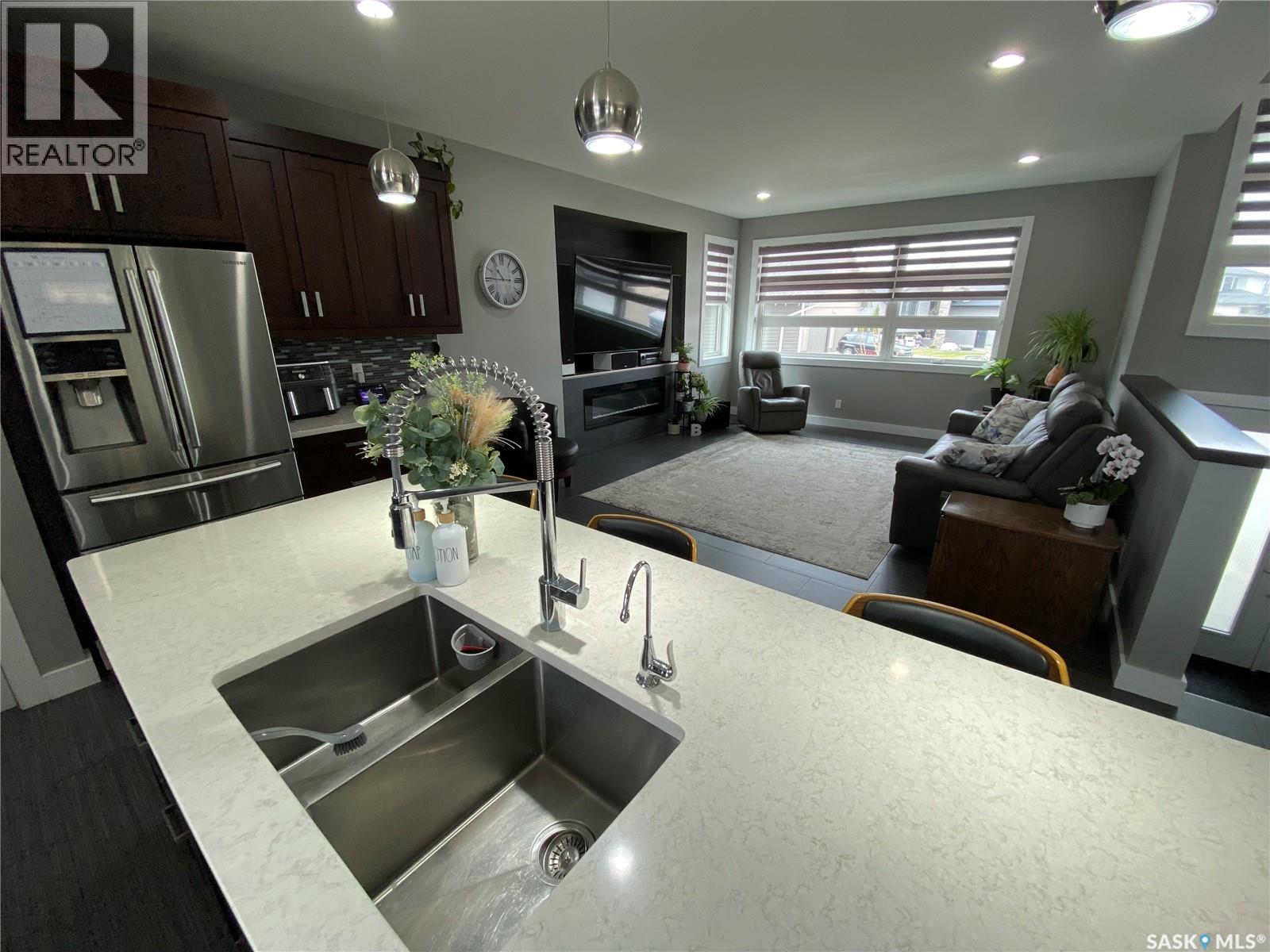 44 Stillwater Bay, Yorkton, Saskatchewan  S3N 0E6 - Photo 2 - SK036257