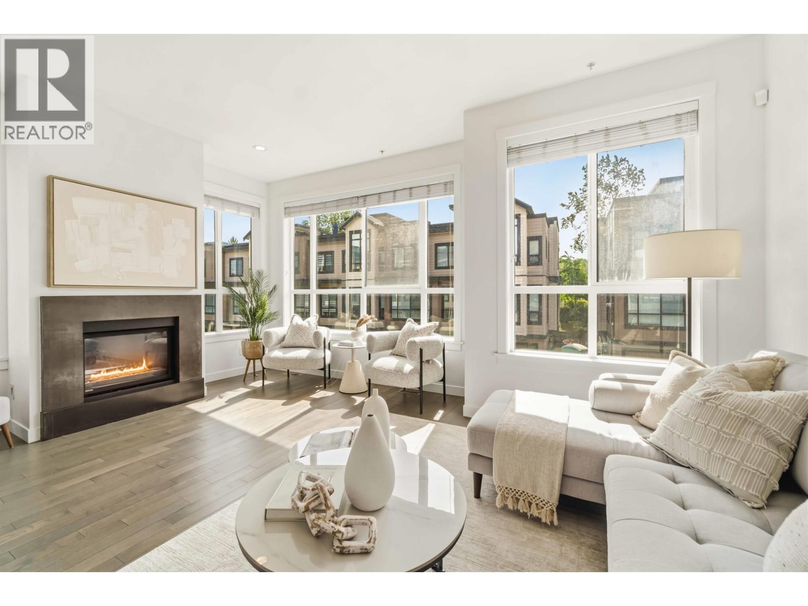 30 100 WOOD STREET, New Westminster, British Columbia