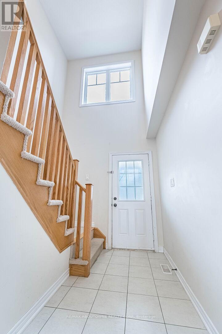 81 Pettitt Drive, Guelph, Ontario N1E 0M2 - Photo 5 - X13119046