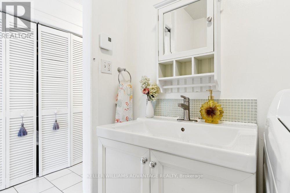 186 Cedric Avenue, Toronto, Ontario  M6C 3X8 - Photo 14 - C13149874