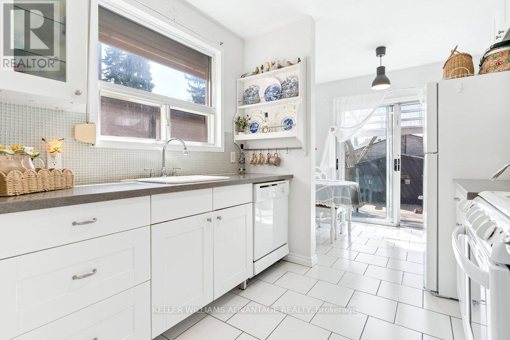 186 Cedric Avenue, Toronto, Ontario  M6C 3X8 - Photo 16 - C13149874