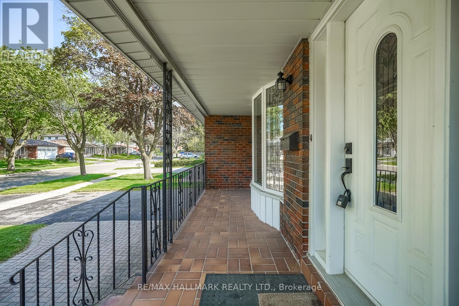 14 Scotland Road, Toronto (Agincourt South-Malvern West), Ontario  M1S 1L6 - Photo 5 - E13150018