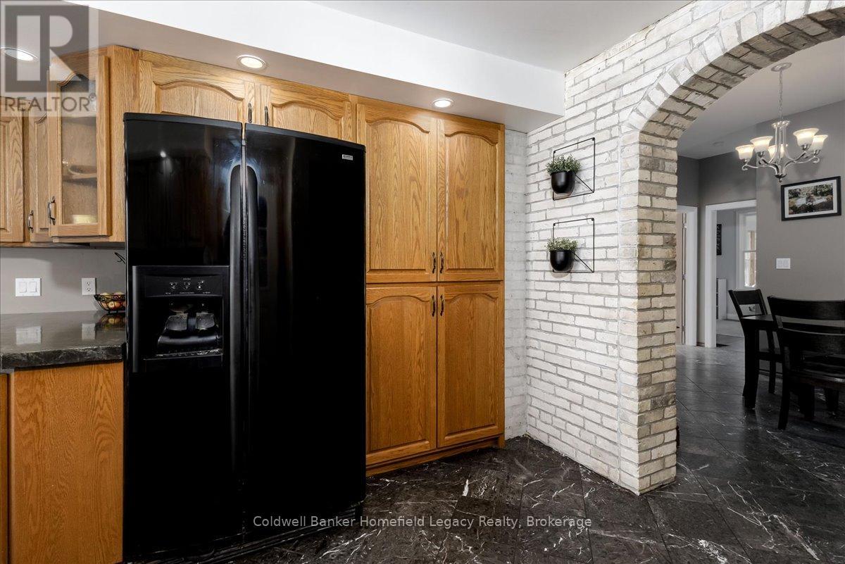 148 Church Avenue S, South Huron, Ontario  N0M 1N0 - Photo 14 - X13144402