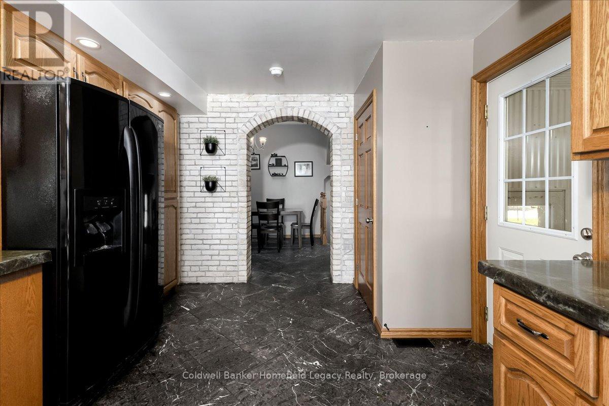 148 Church Avenue S, South Huron, Ontario  N0M 1N0 - Photo 15 - X13144402