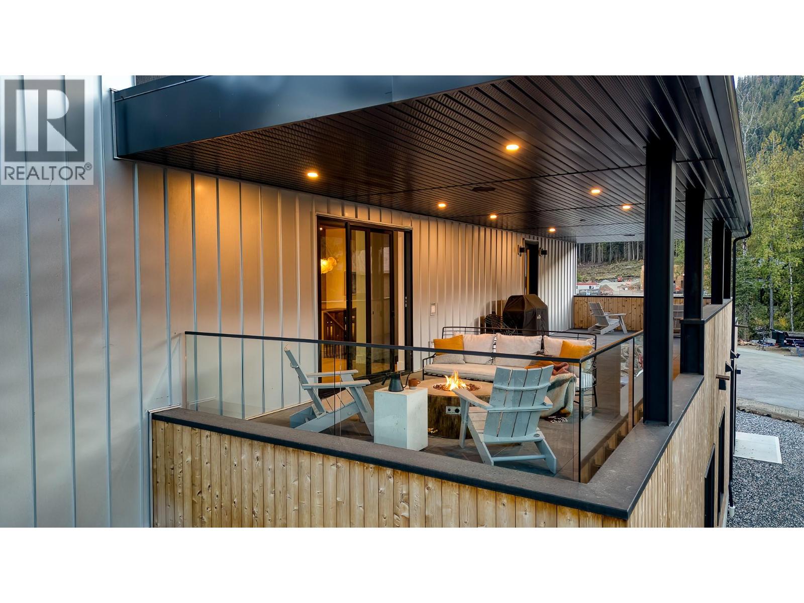 322 Larch Terrace, Rossland, British Columbia  V0G 1Y0 - Photo 4 - 10370827