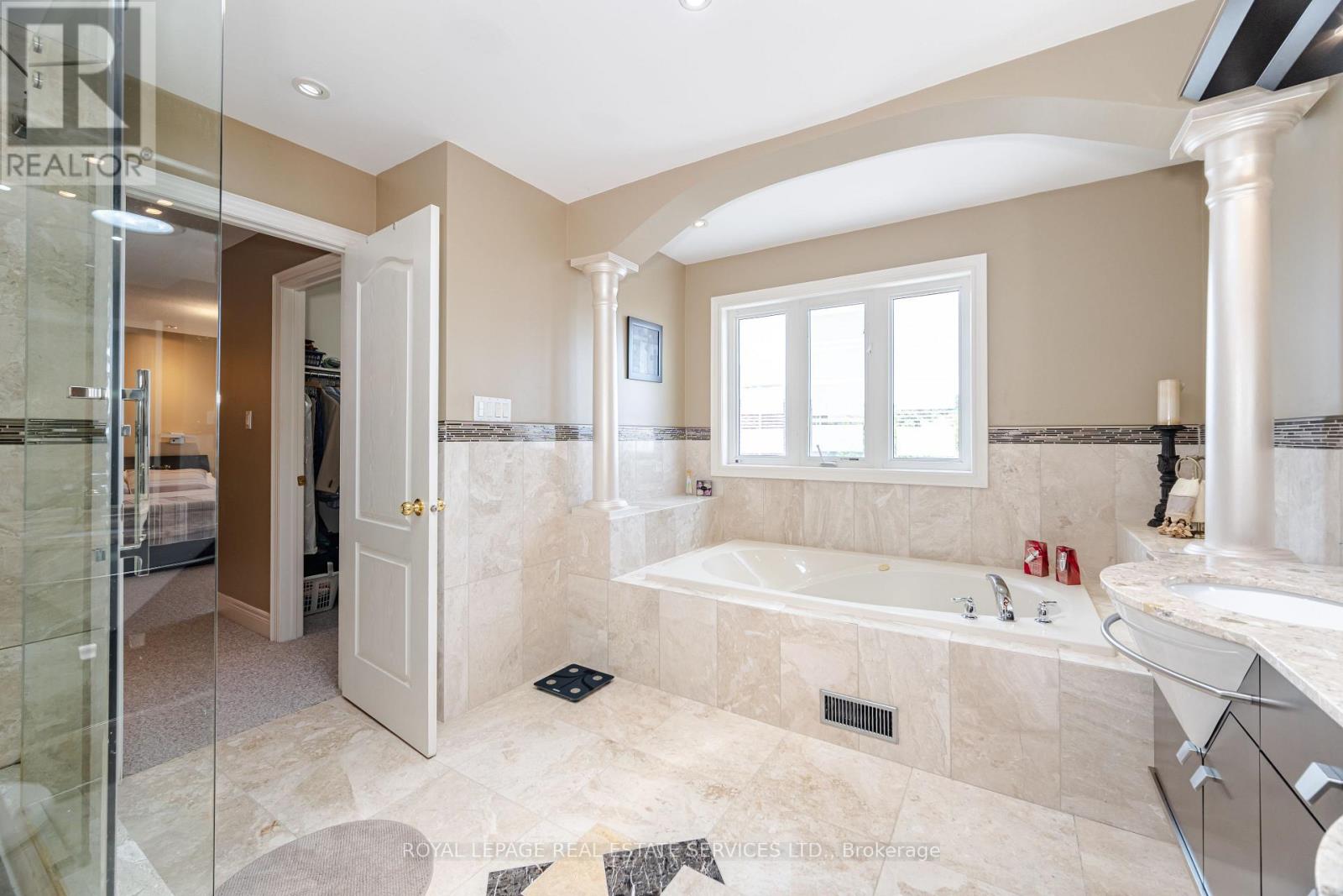 3809 Candlelight Drive, Mississauga, Ontario L5M 8A8 - Photo 28 - W13034510