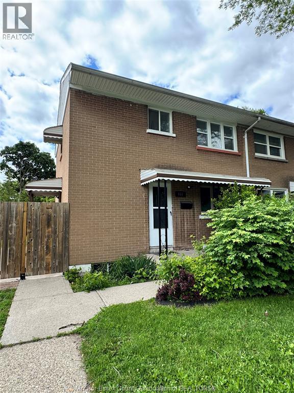 931 Randolph Avenue, Windsor, Ontario N9B 2V1 - Photo 1 - 26011632