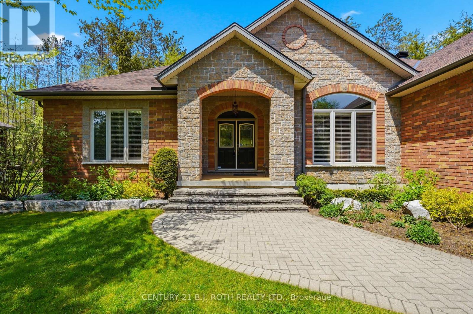 6 Lloyd Cook Drive E, Springwater (Snow Valley), Ontario  L4M 4S4 - Photo 3 - S13149948
