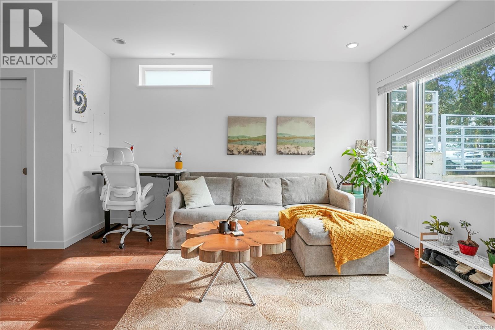 102 1014 Park Blvd, Victoria, British Columbia  V8V 2T4 - Photo 3 - 1037281