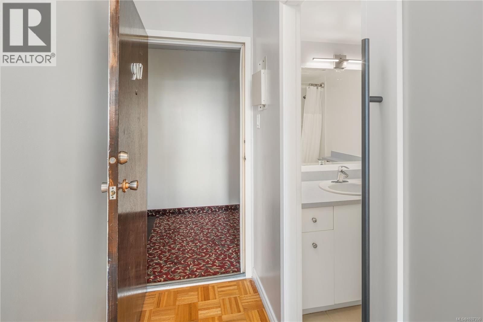 907 647 Michigan St, Victoria, British Columbia  V8V 1S9 - Photo 35 - 1037330