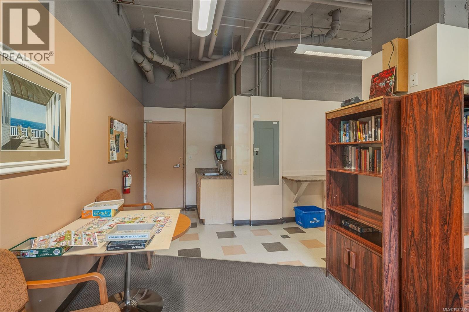 907 647 Michigan St, Victoria, British Columbia  V8V 1S9 - Photo 39 - 1037330