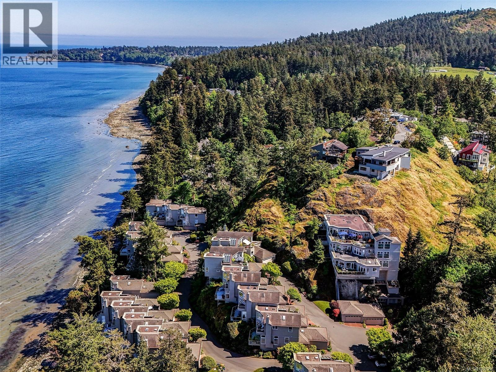1 4771 Cordova Bay Rd, Saanich, British Columbia  V8Y 2J7 - Photo 1 - 1037395