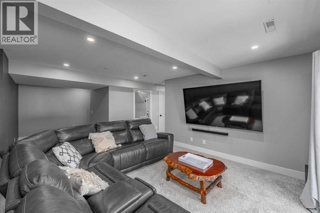 8 Sheep River Hill, Okotoks, Alberta  T1S 1X2 - Photo 37 - A2309308