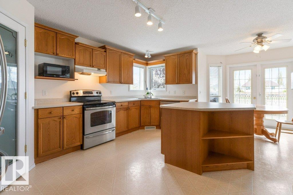 1346 118a St Nw, Edmonton, Alberta  T6J 7G2 - Photo 9 - E4488776