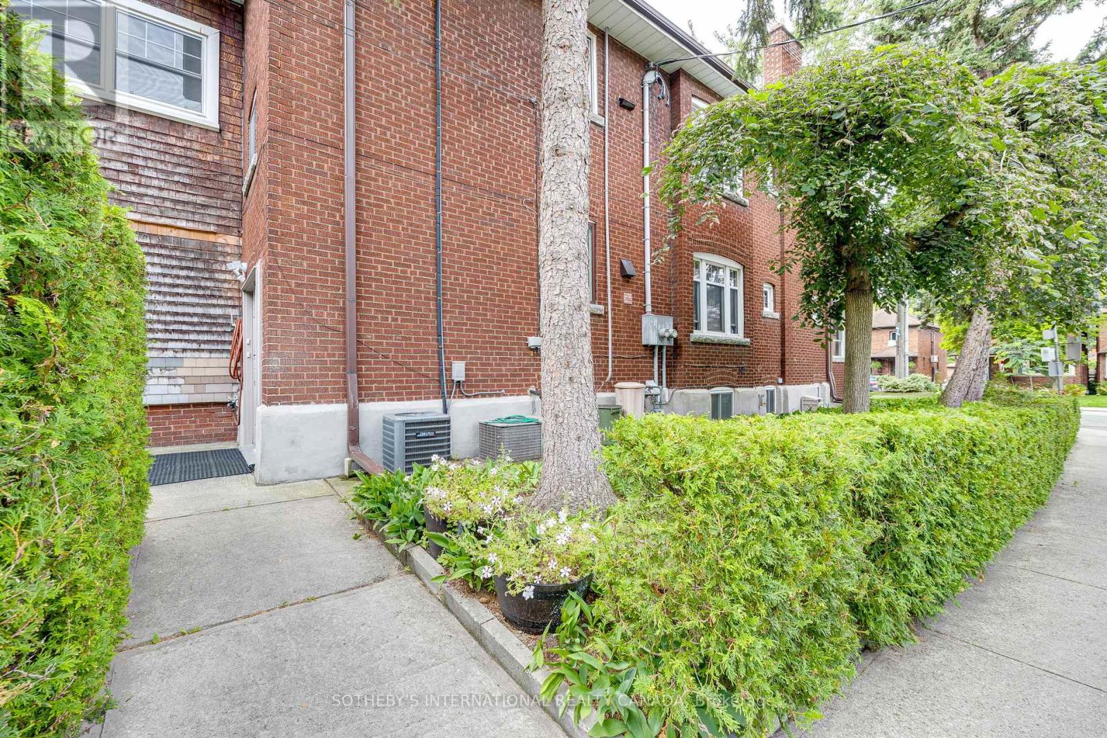 Bsmt - 21 Clendenan Avenue, Toronto, Ontario  M6P 2W4 - Photo 19 - W13149876
