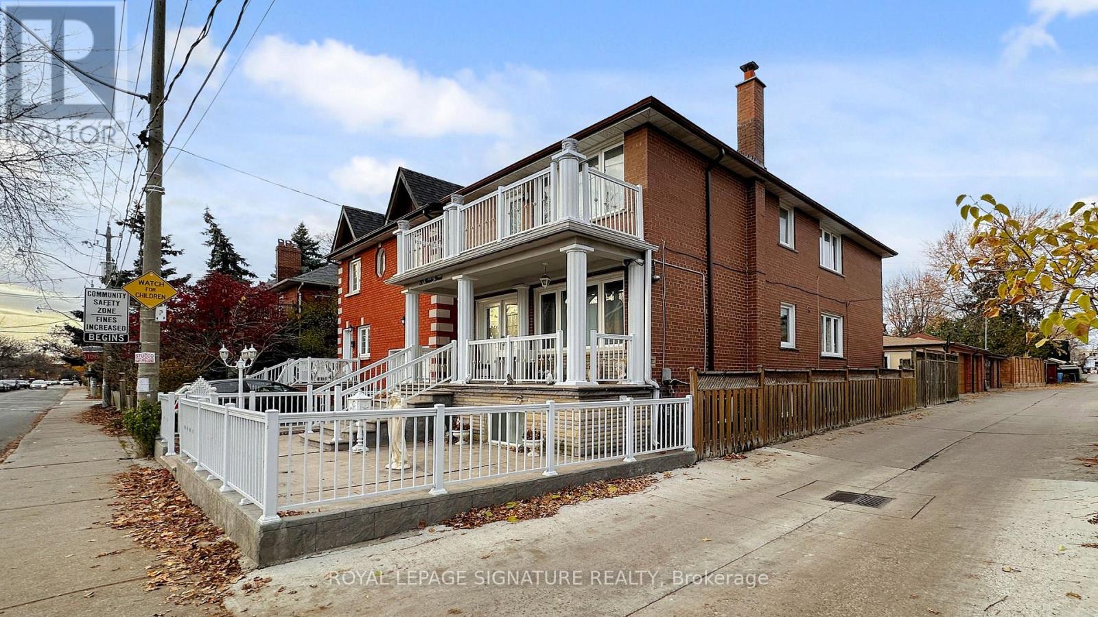 50 Shanly Street, Toronto, Ontario  M6H 1S3 - Photo 4 - W13149884