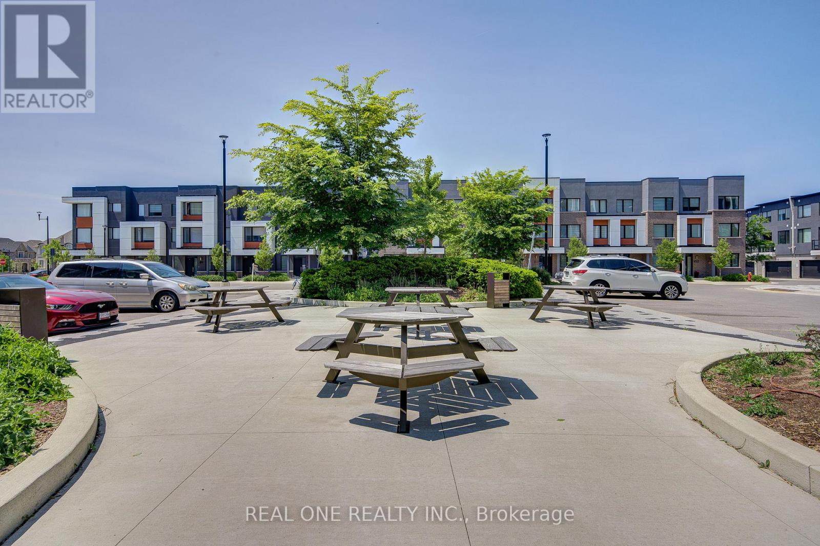 138 - 102 Grovewood Common, Oakville, Ontario L6H 0X2 - Photo 4 - W13149936