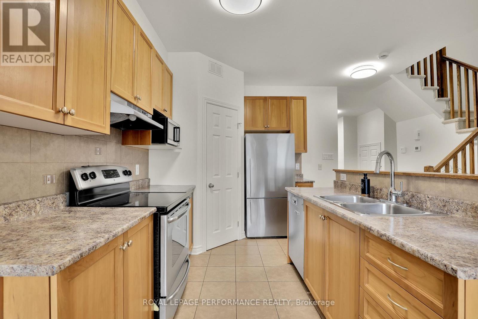 181 Bradwell Way, Ottawa, Ontario  K1T 4J4 - Photo 10 - X13150360