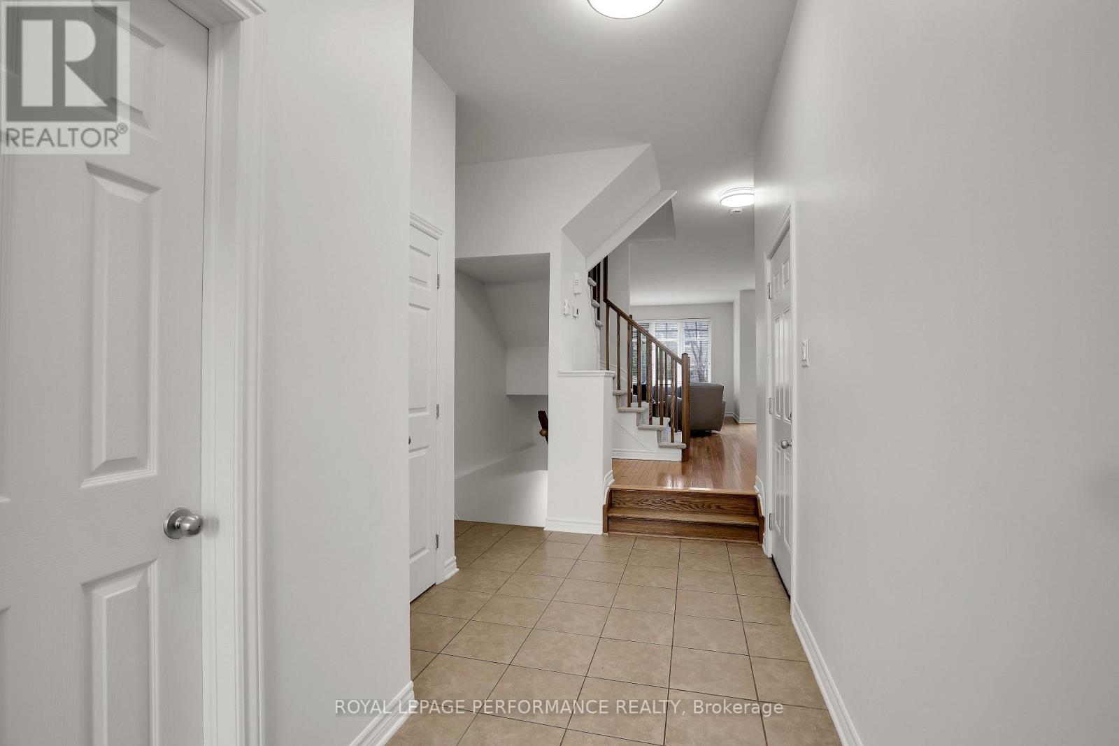 181 Bradwell Way, Ottawa, Ontario  K1T 4J4 - Photo 5 - X13150360