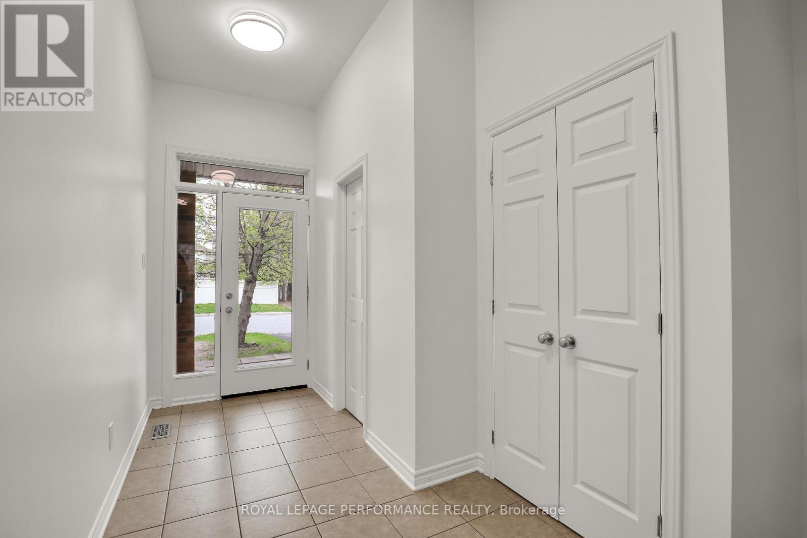 181 Bradwell Way, Ottawa, Ontario  K1T 4J4 - Photo 6 - X13150360