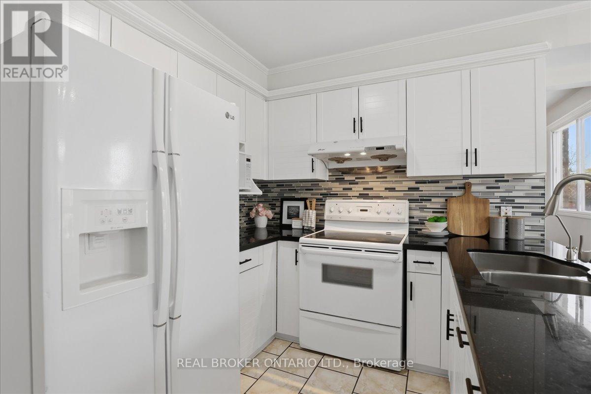 71 West Acres Crescent, Kitchener, Ontario  N2N 3G8 - Photo 11 - X13149908
