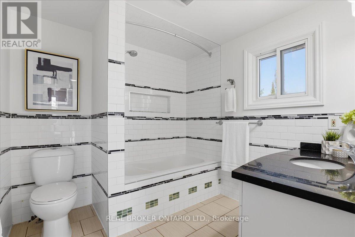 71 West Acres Crescent, Kitchener, Ontario  N2N 3G8 - Photo 17 - X13149908