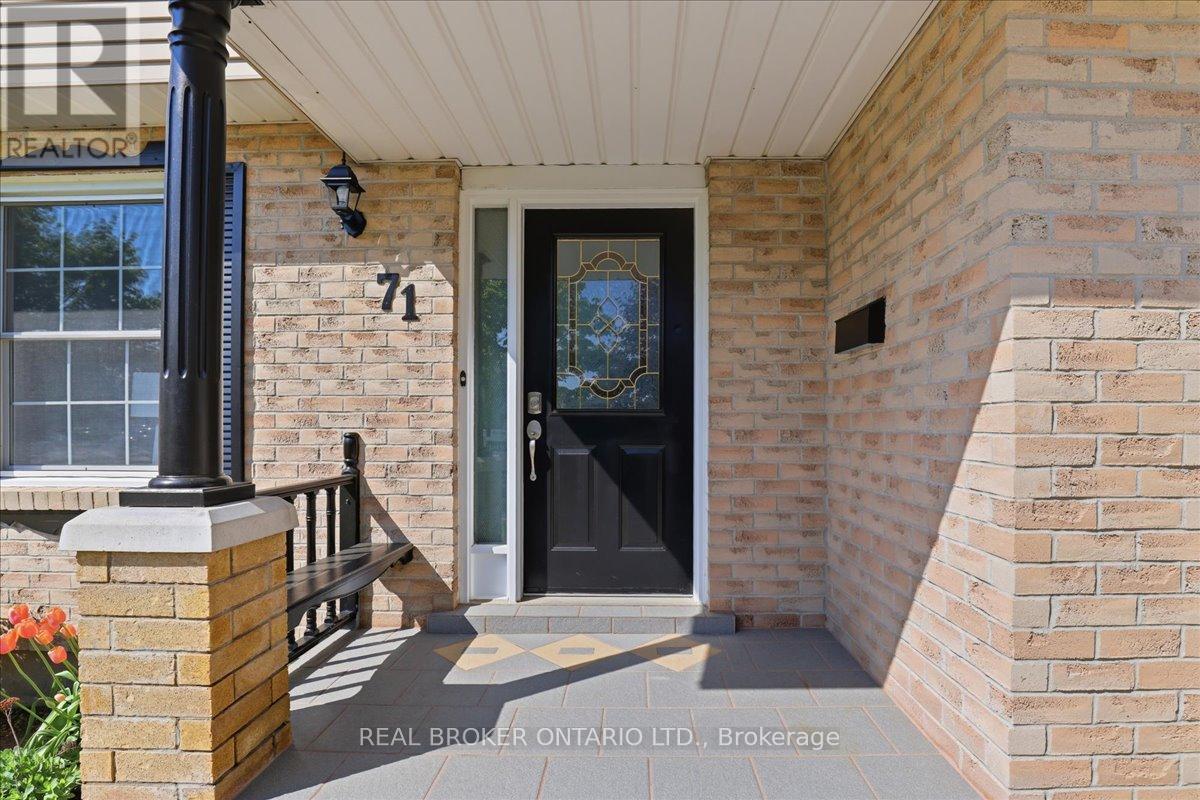 71 West Acres Crescent, Kitchener, Ontario  N2N 3G8 - Photo 3 - X13149908