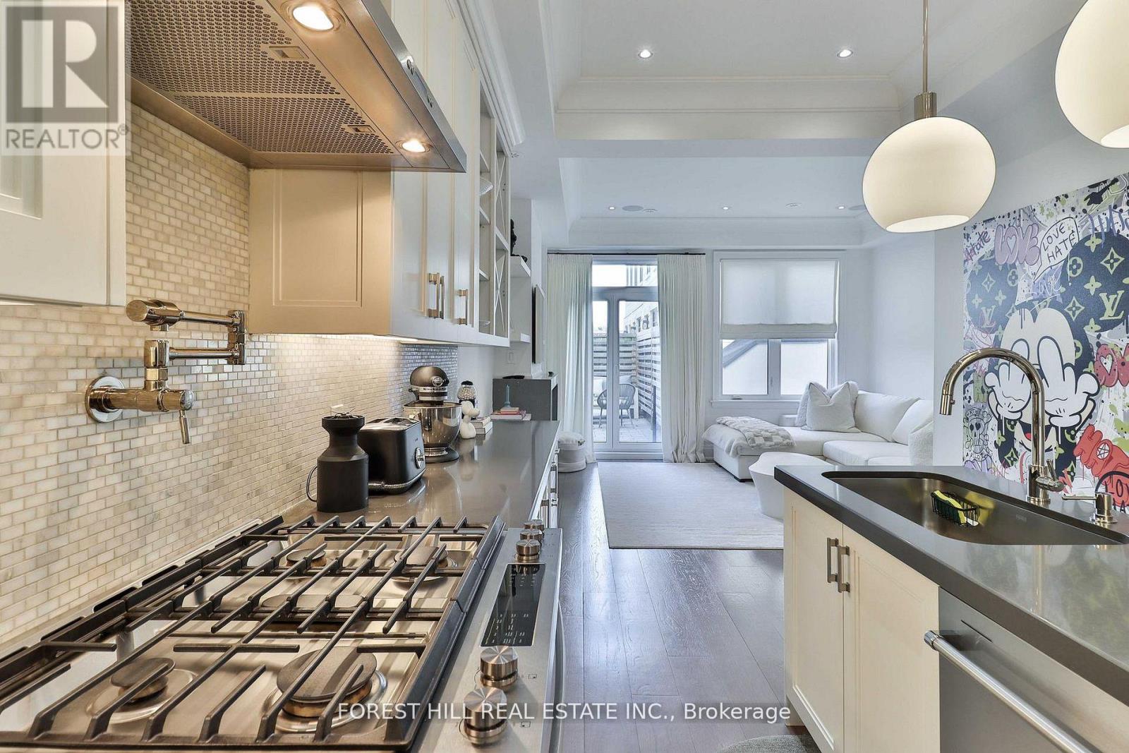 51b Burnaby Boulevard, Toronto, Ontario  M5N 1G3 - Photo 10 - C13150400