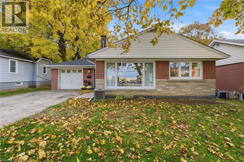 53 Livingston Avenue, Grimsby, Ontario  L3M 1L3 - Photo 1 - 40831883