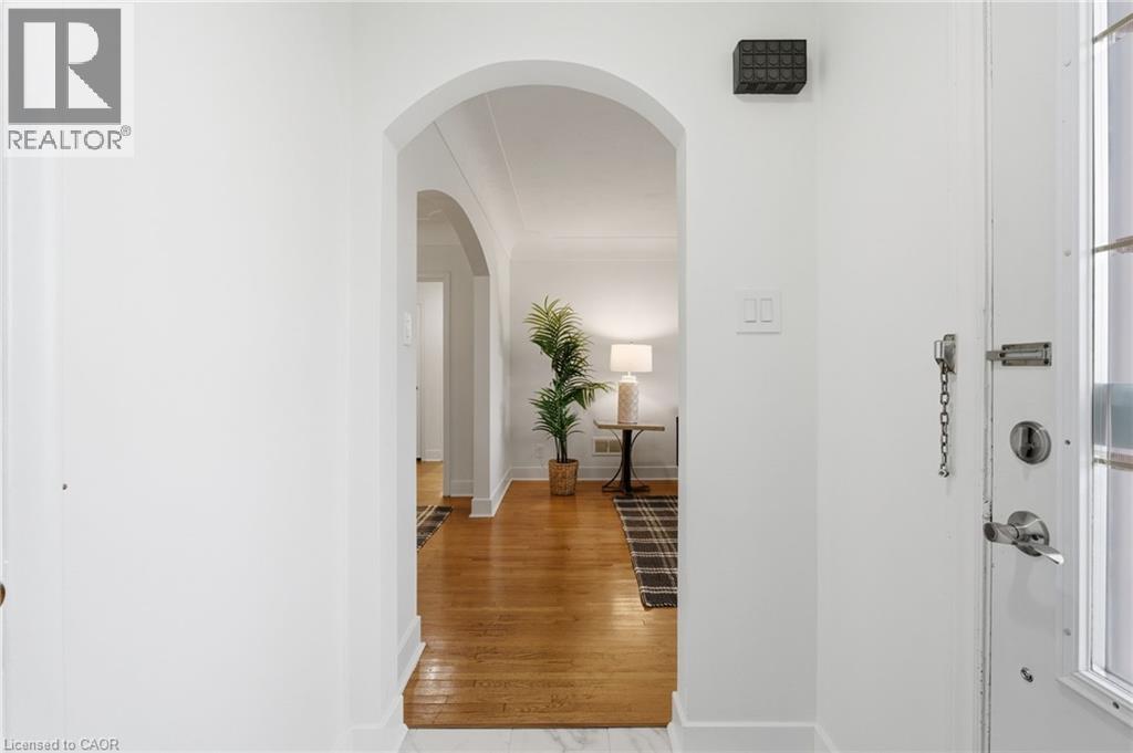 53 Livingston Avenue, Grimsby, Ontario  L3M 1L3 - Photo 5 - 40831883