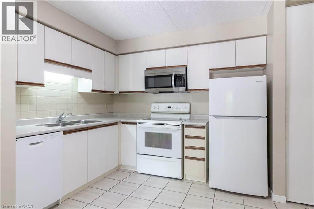 266 Overlea Drive Unit# 305, Kitchener, Ontario  N2M 5N2 - Photo 2 - 40830483