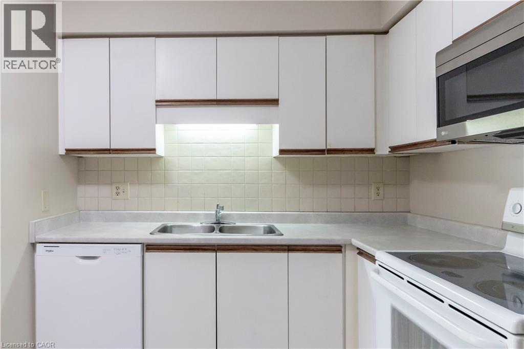 266 Overlea Drive Unit# 305, Kitchener, Ontario  N2M 5N2 - Photo 3 - 40830483