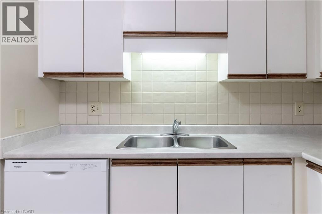 266 Overlea Drive Unit# 305, Kitchener, Ontario  N2M 5N2 - Photo 4 - 40830483