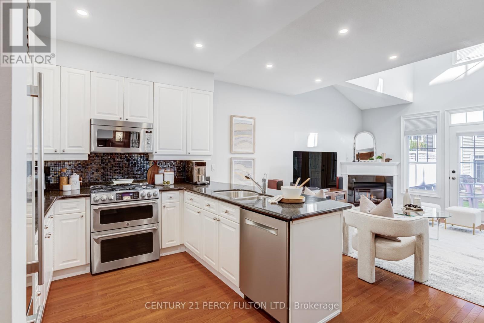 3 - 1295 Wharf Street, Pickering, Ontario  L1W 1A2 - Photo 6 - E13150242
