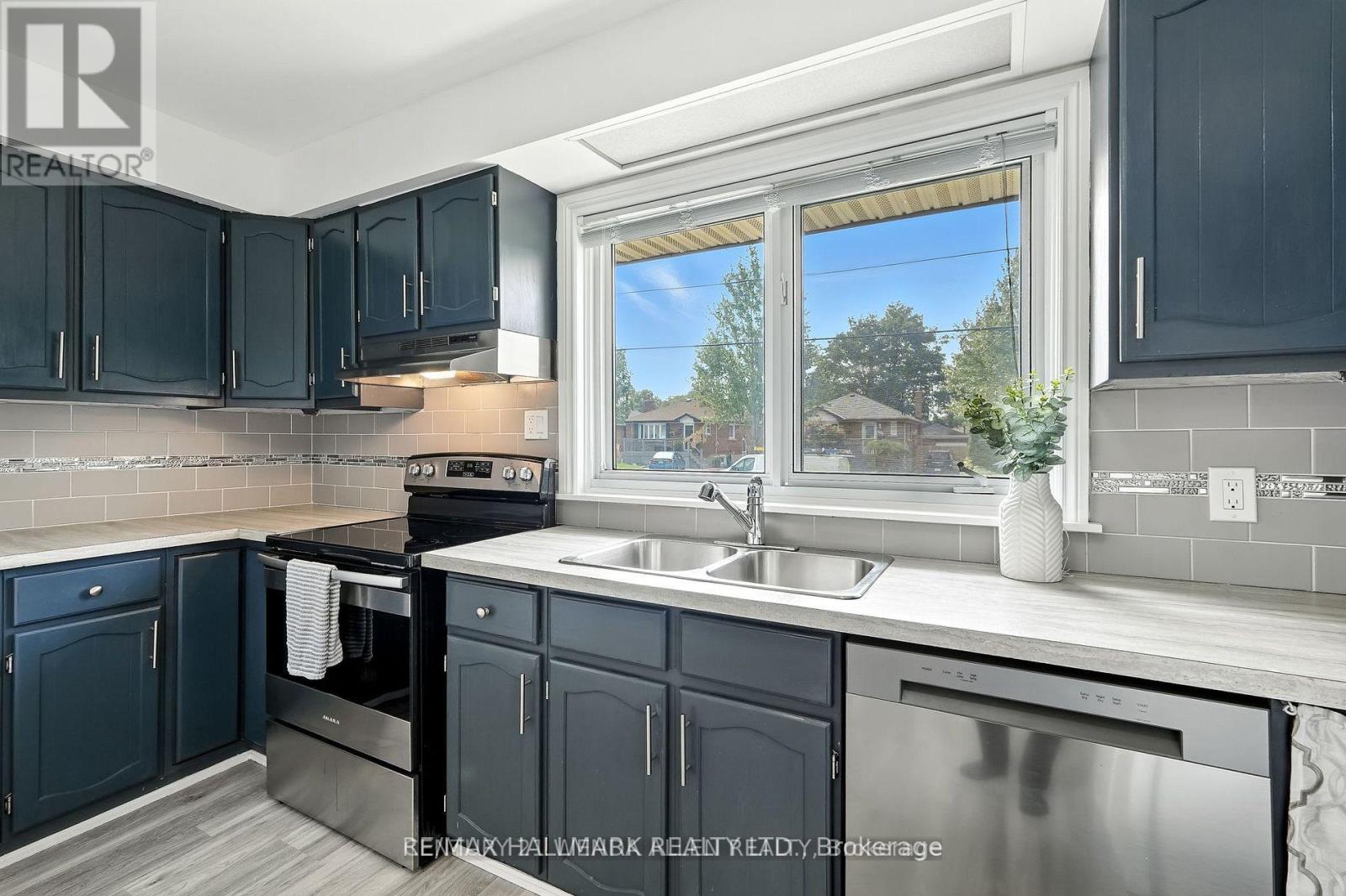 Main - 301 Farewell Street, Oshawa, Ontario  L1H 6L8 - Photo 10 - E13150296
