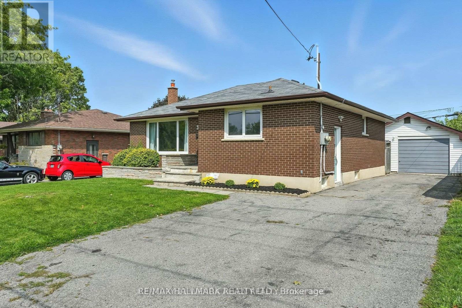 Main - 301 Farewell Street, Oshawa, Ontario  L1H 6L8 - Photo 2 - E13150296